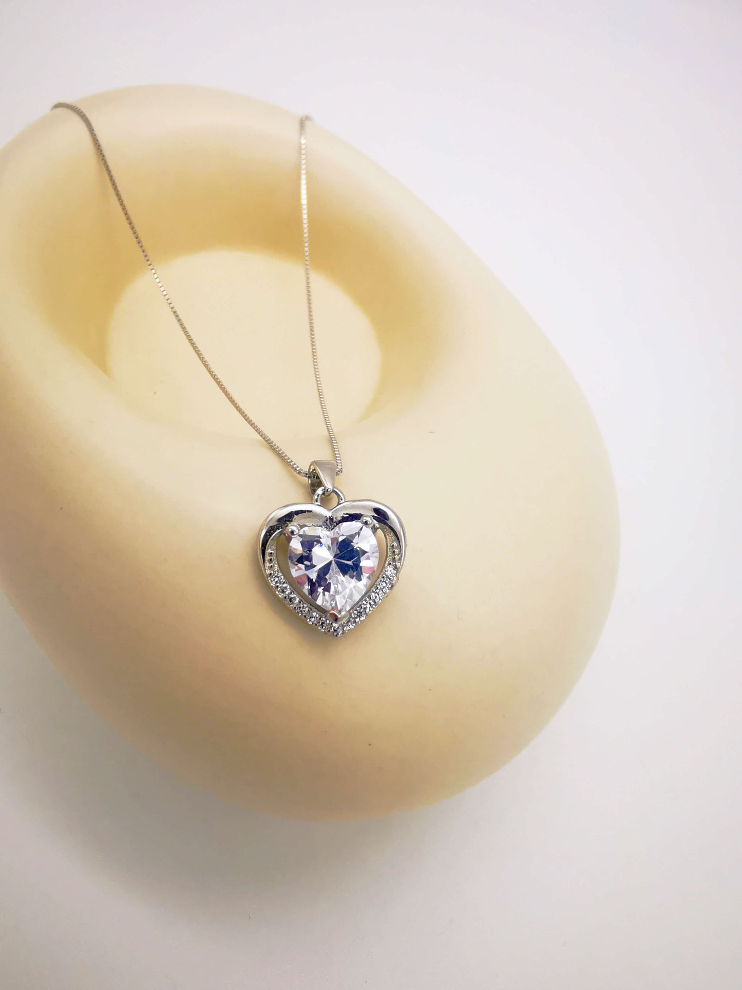 Personalized Mother’s Day Photo Necklace – A Heartfelt Gift for Mum