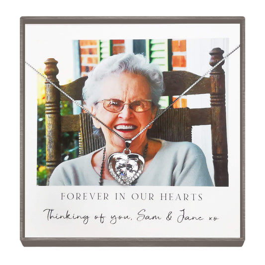 Personalized Memorial Photo Necklace – A Tribute to Loved Ones