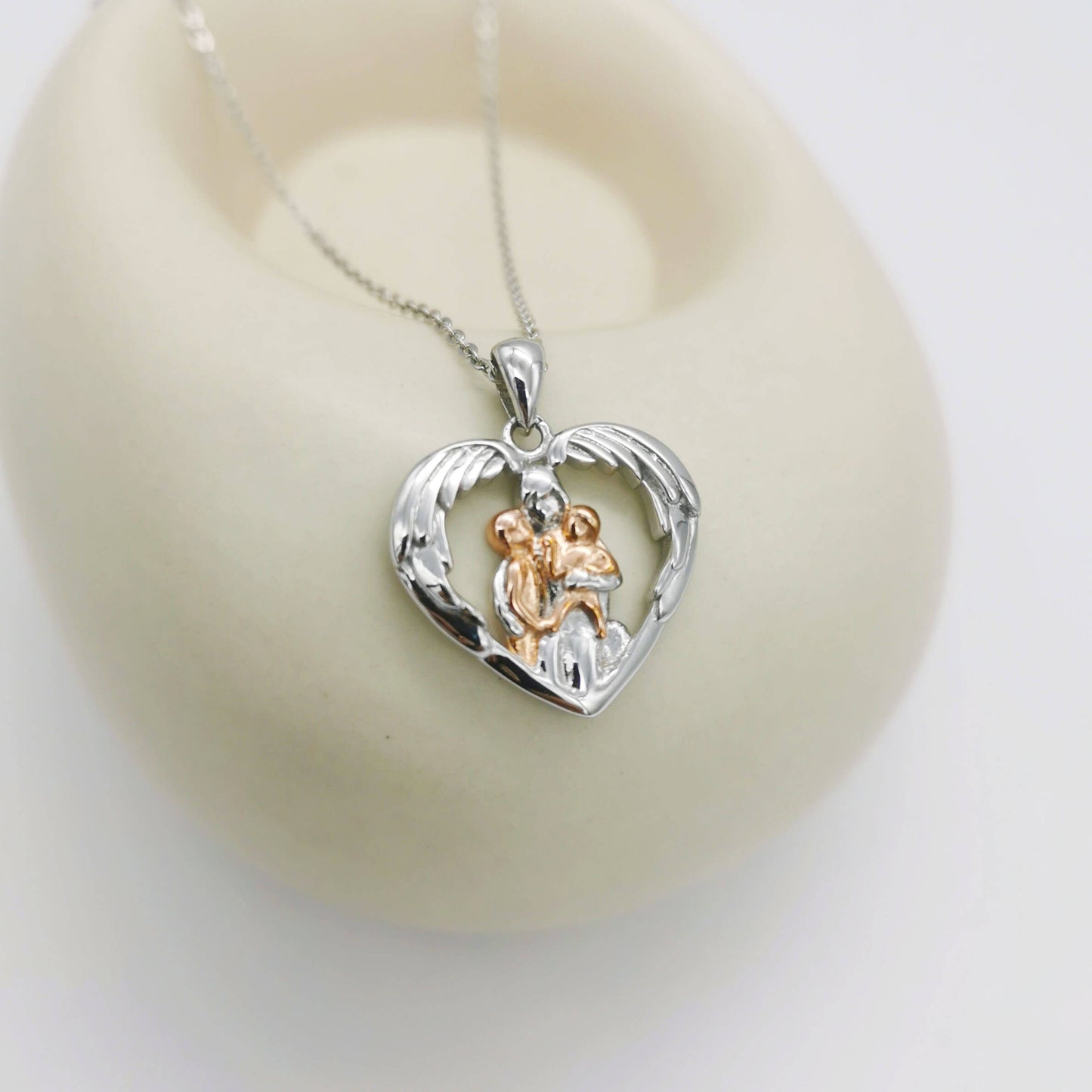 Sterling Silver and Rose Gold Mum Hugging Children Pendant Necklace – Heartfelt Mother’s Day or Birthday Gift with Sentimental Quote